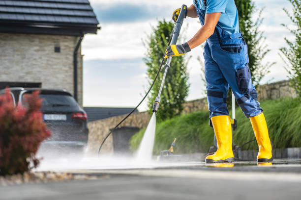 Why Choose Our Certified Pressure Washing Experts for Your Project Needs in Moorhead, MS?